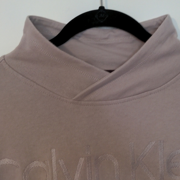Calvin Klein pull over - Picture 6 of 6